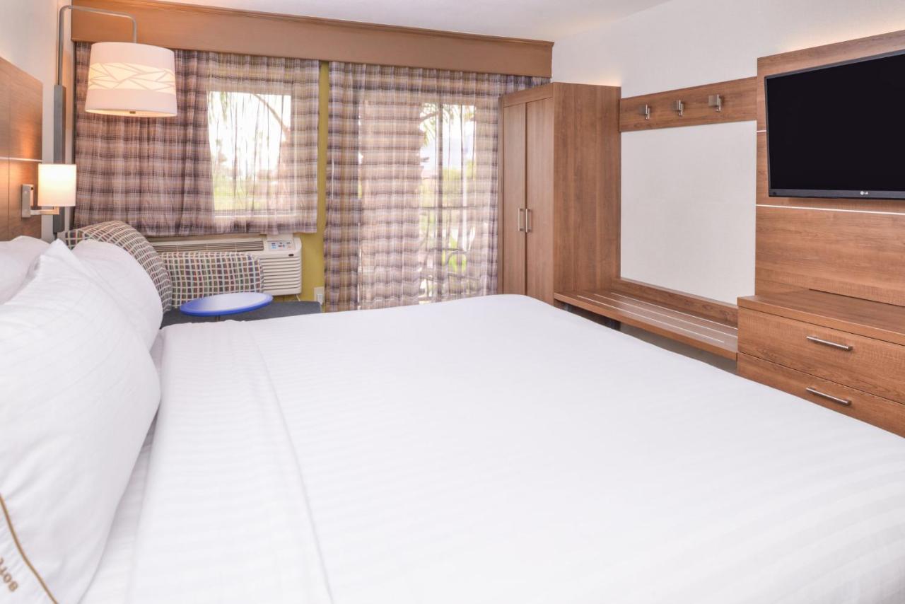 Holiday Inn Express Palm Desert By Ihg Bagian luar foto