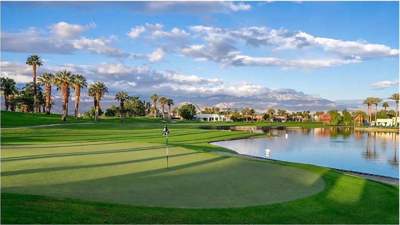 Holiday Inn Express Palm Desert By Ihg Bagian luar foto