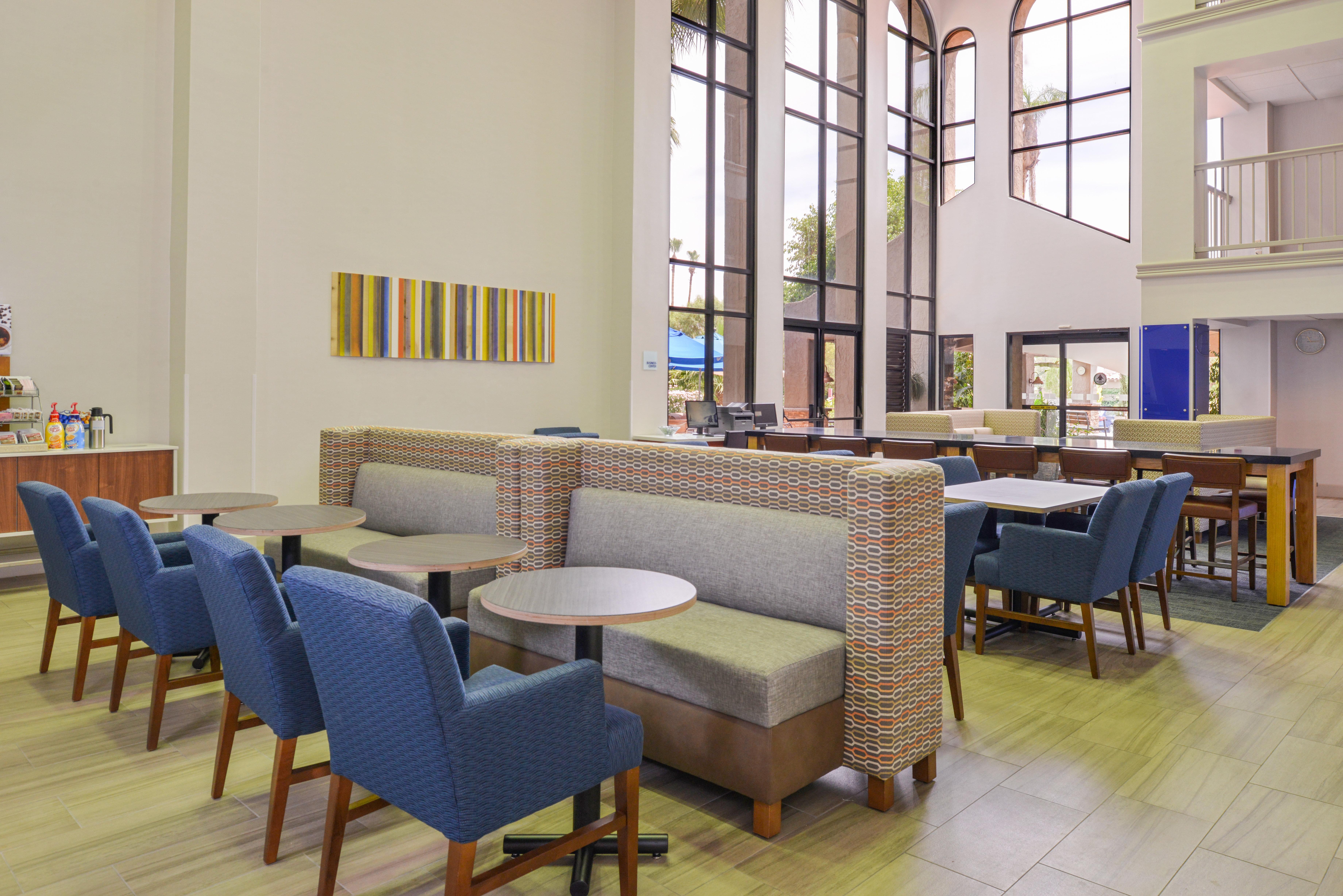 Holiday Inn Express Palm Desert By Ihg Bagian luar foto