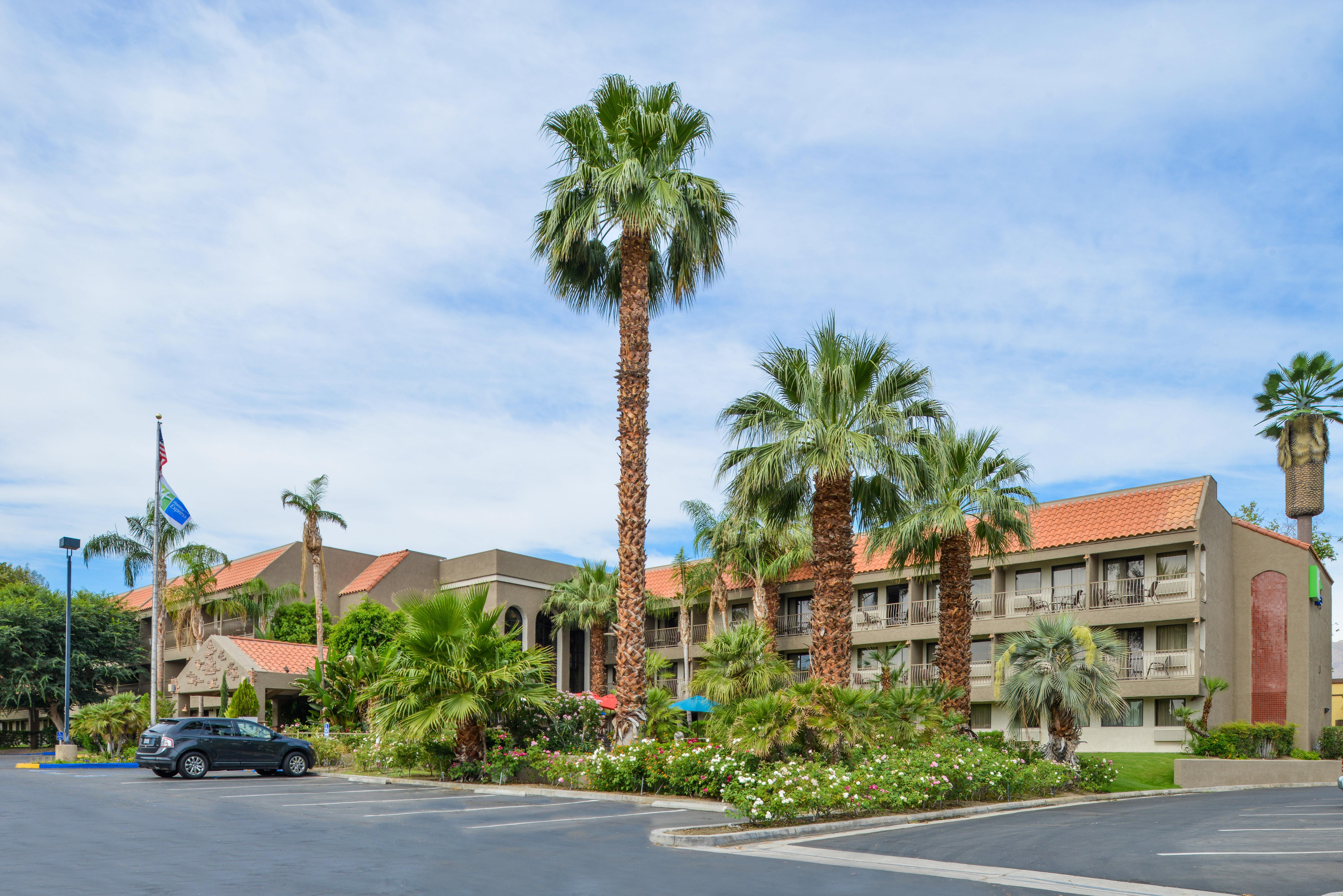 Holiday Inn Express Palm Desert By Ihg Bagian luar foto