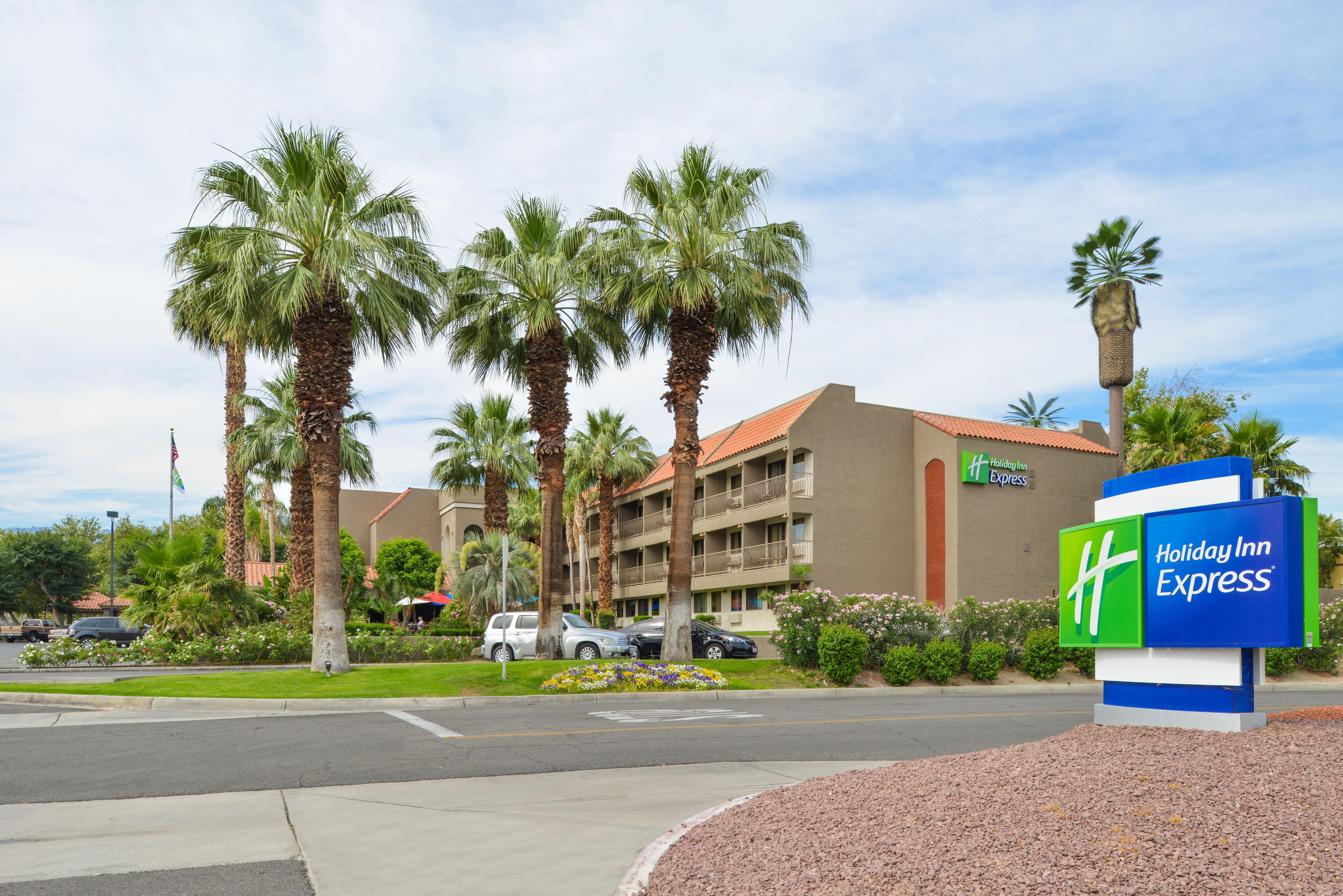 Holiday Inn Express Palm Desert By Ihg Bagian luar foto